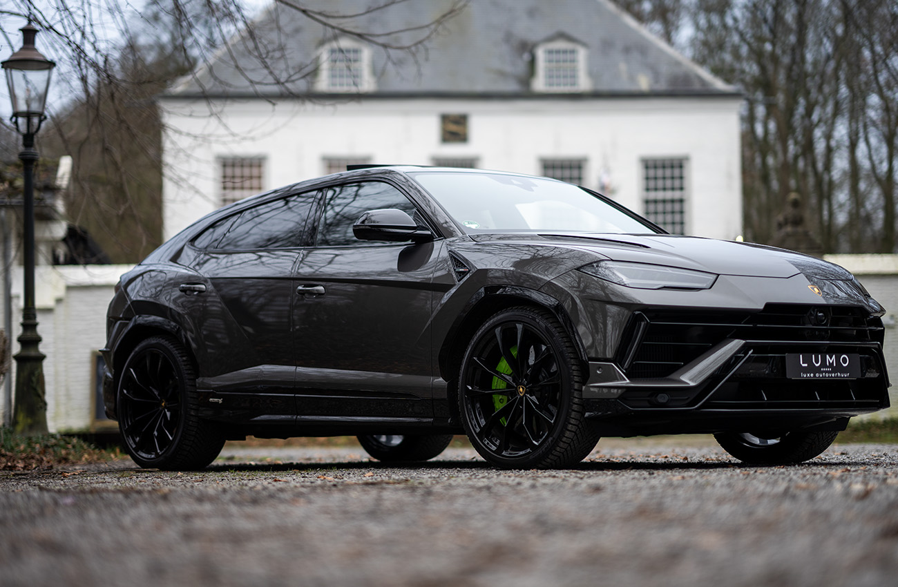 Lamborghini Urus Antraciet Sfeerbeeld