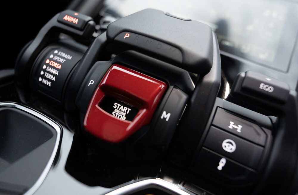 Lamborghini Urus startbutton